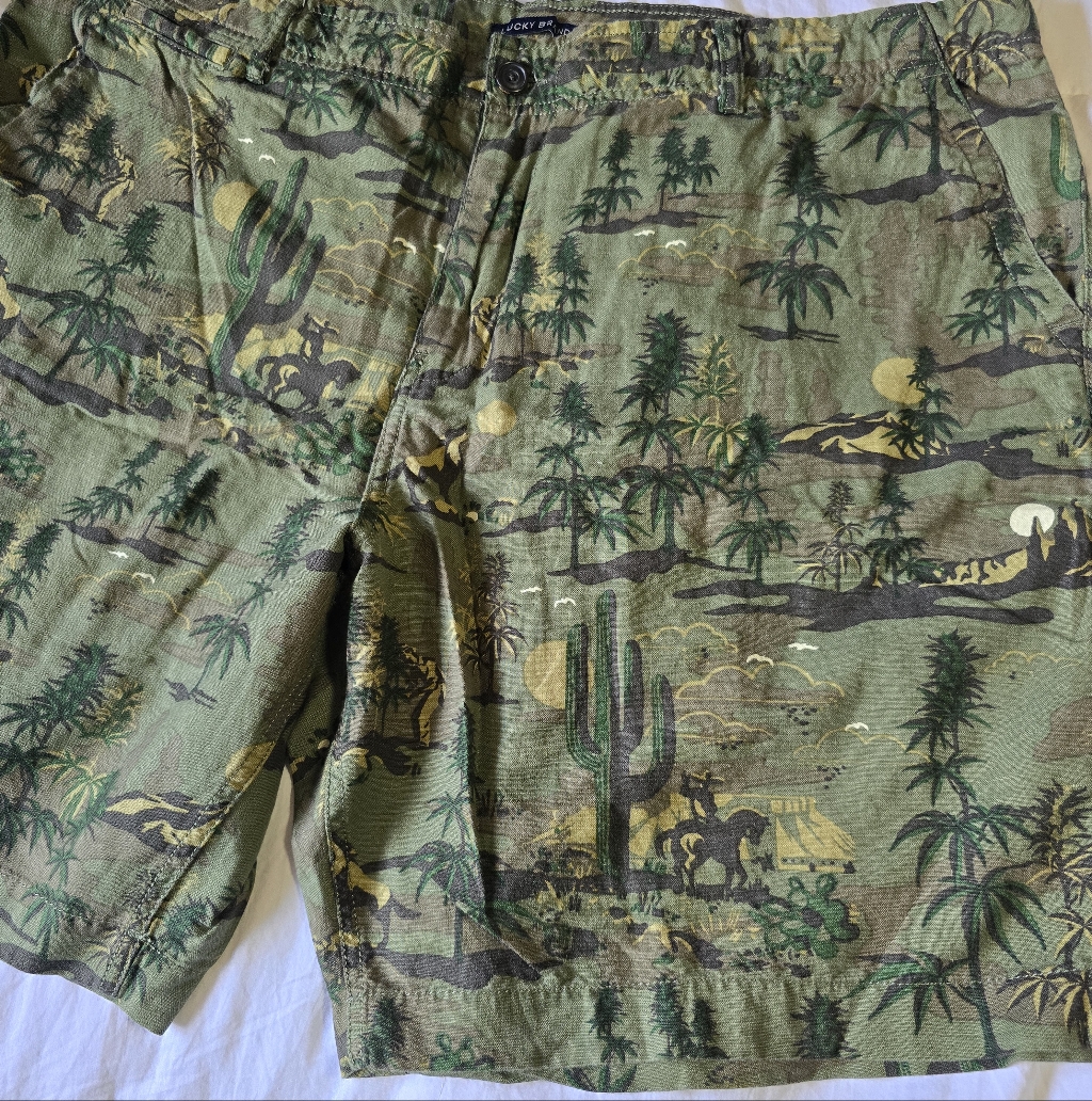 Lucky Brand Green Camo Style Shorts Size 42